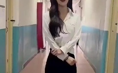 老司机趁塞车看成人片